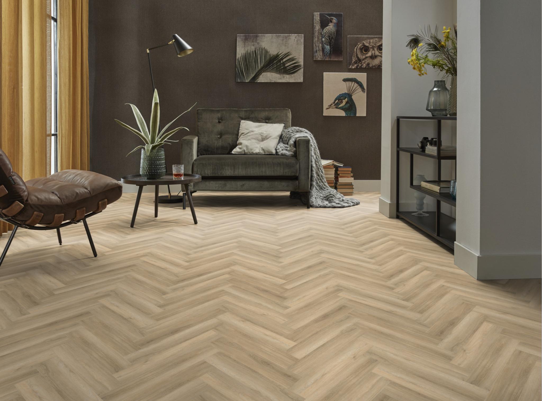 Sfeerfoto woonkamer met houten vloer